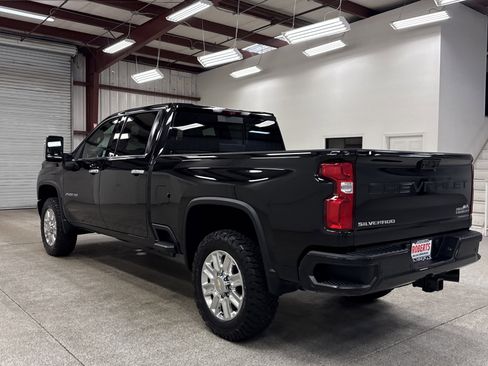 Used 2023 Chevrolet Silverado 2500 High Country w/ Technology Package image 19