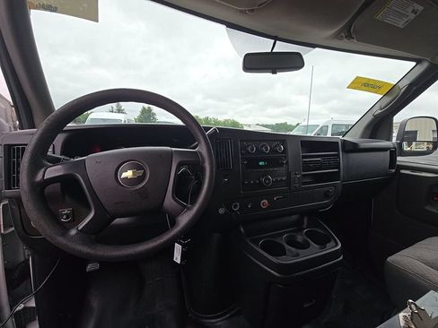 Used 2014 Chevrolet Express 1500 RWD image 10