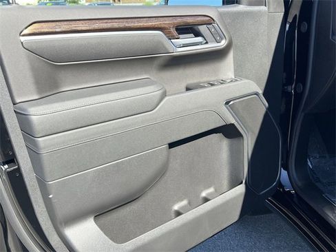 New 2026 GMC Sierra 1500 Elevation w/ LPO, Elevation Black Package image 10