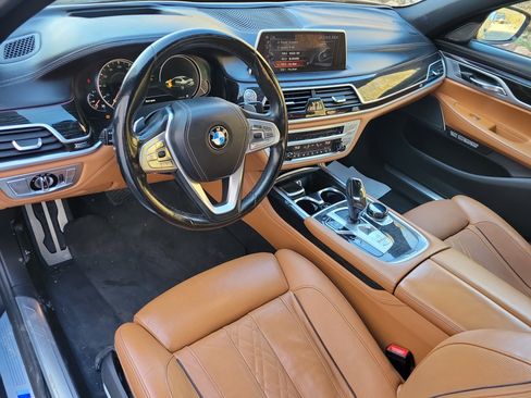 Used 2017 BMW 750i xDrive image 11