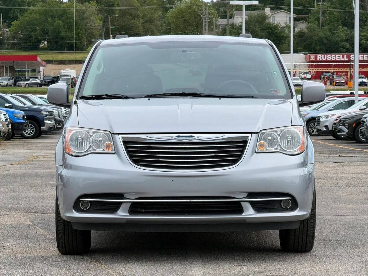 Used 2014 Chrysler Town & Country Touring w/ Trailer Tow Group FWD image 3