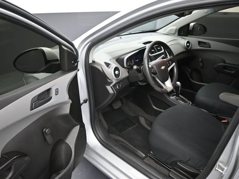 Used 2020 Chevrolet Sonic LT image 10