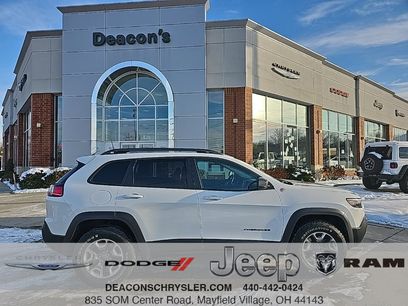 Used 2019 Jeep Cherokee Trailhawk w/ Comfort/Convenience Group