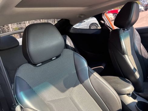 Used 2012 Hyundai Veloster w/ Style Pkg FWD image 18