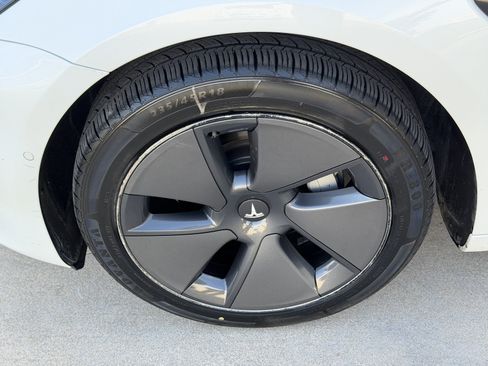 Used 2022 Tesla Model 3 Long Range AWD/4WD image 13