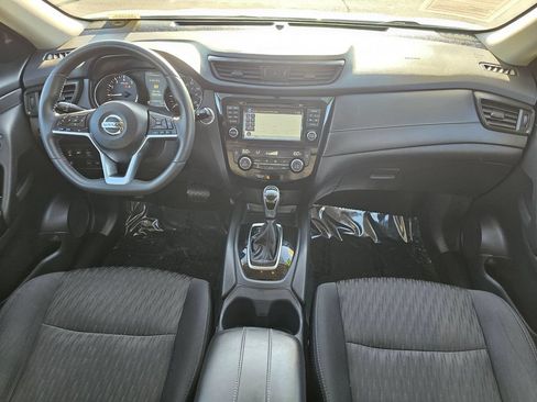 Used 2017 Nissan Rogue SV w/ SV Premium Package FWD image 14