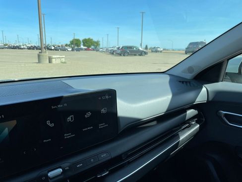 Used 2025 Kia K4 LXS image 35