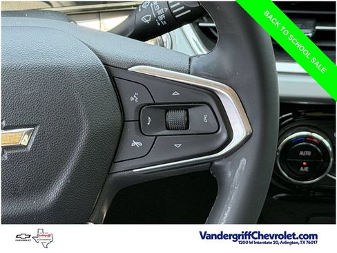 Used 2025 Chevrolet Trax LT w/ Driver Confidence Package FWD image 14