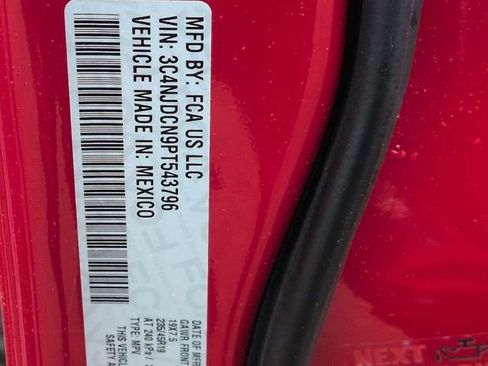 Used 2023 Jeep Compass Limited image 33