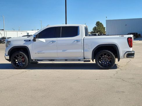 Used 2024 GMC Sierra 1500 SLT image 2
