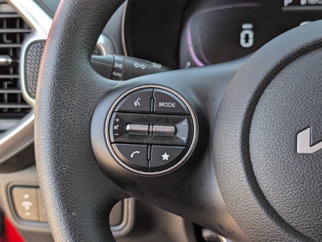 Used 2025 Kia Soul LX FWD image 25