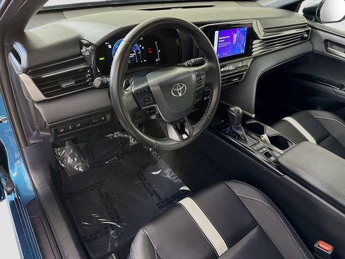 Used 2025 Toyota Camry SE FWD image 23