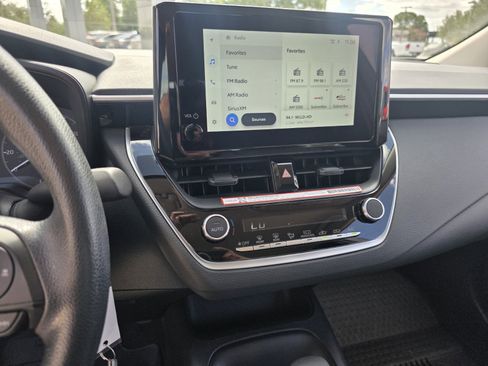 Certified 2025 Toyota Corolla LE image 17