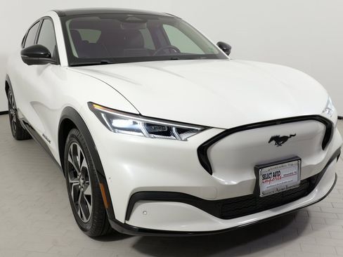 Used 2022 Ford Mustang Mach-E Premium image 6