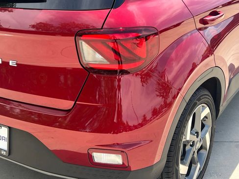 Certified 2025 Hyundai Venue SEL FWD image 13