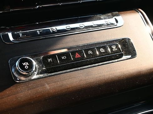Used 2025 Lincoln Aviator Reserve w/ Illumination Package AWD/4WD image 27