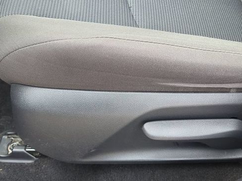 Used 2022 Toyota RAV4 LE FWD image 33