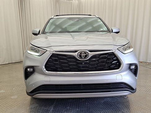 Used 2023 Toyota Highlander Platinum AWD/4WD image 9