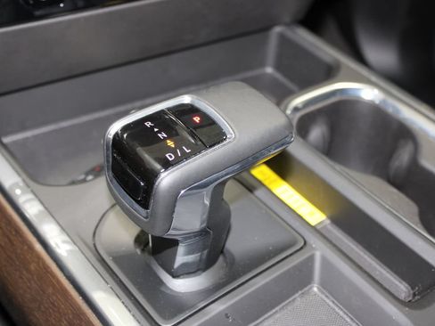 Used 2025 Chevrolet Silverado 1500 High Country AWD/4WD image 28