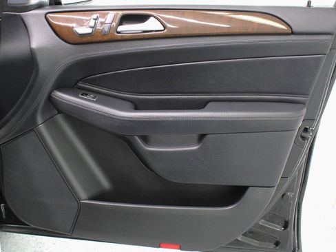 Used 2017 Mercedes-Benz GLE 400 4MATIC image 48