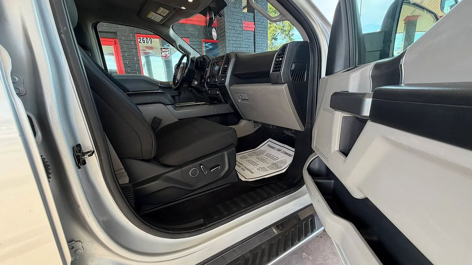Used 2017 Ford F150 XLT w/ Equipment Group 302A Luxury RWD image 18
