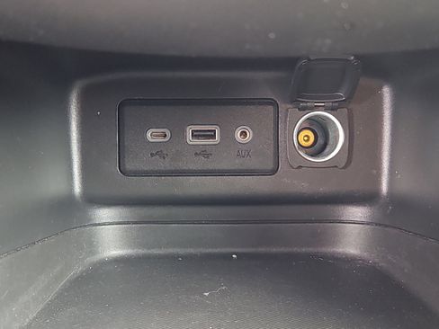 Used 2023 Chevrolet Equinox LT image 11