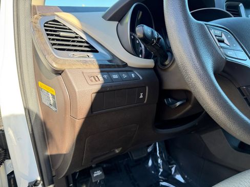 Used 2018 Hyundai Santa Fe Sport w/ 2.4L Value Package 02 AWD/4WD image 19