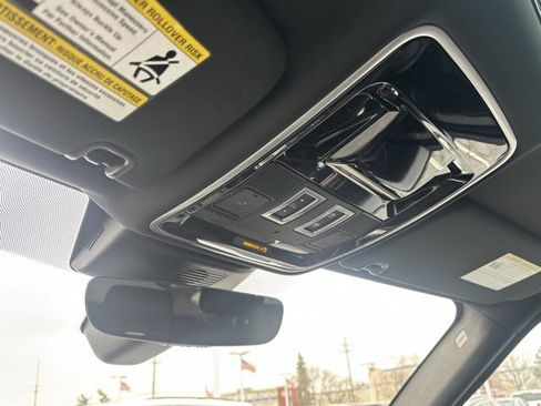 Used 2017 Land Rover Range Rover HSE image 29