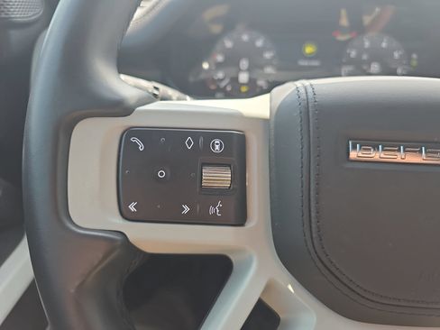 Used 2024 Land Rover Defender 110 X-Dynamic SE AWD/4WD image 17