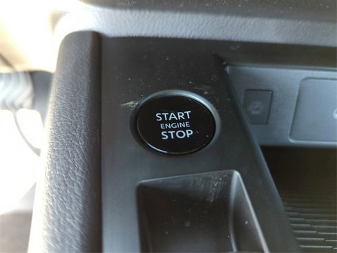 New 2026 Nissan Kicks SV w/ Illumination Package image 39