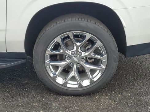 Used 2023 Chevrolet Suburban RST w/ Luxury Package image 33