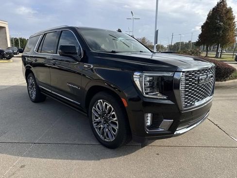 Used 2024 GMC Yukon Denali Ultimate AWD/4WD image 3