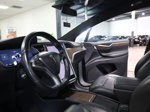 Used 2017 Tesla Model X 90D AWD/4WD image 31