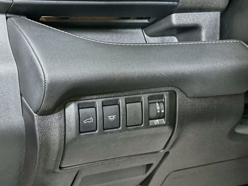 Used 2024 Subaru Ascent Touring AWD/4WD image 10