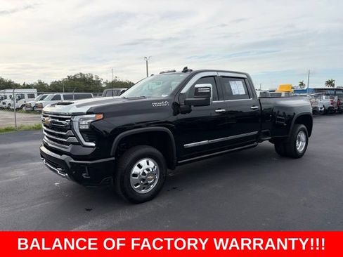 Used 2025 Chevrolet Silverado 3500 High Country w/ Technology Package AWD/4WD image 3