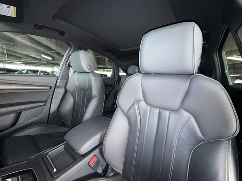Used 2022 Audi Q5 2.0T Premium Plus w/ Premium Plus Package AWD/4WD image 14