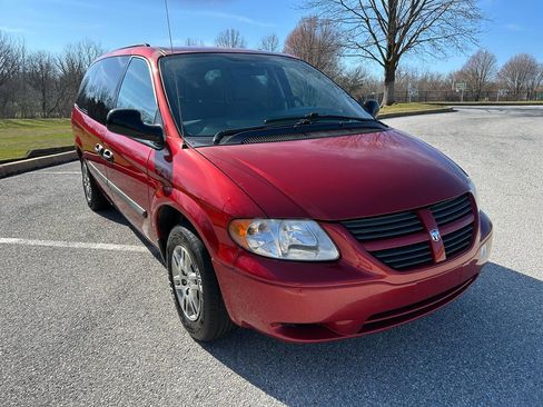 Used 2006 Dodge Grand Caravan SE w/ Popular Equipment Group I image 3