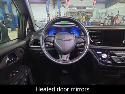 Used 2020 Chrysler Pacifica Limited w/ Quick Oder Package 2EV RED-S image 14