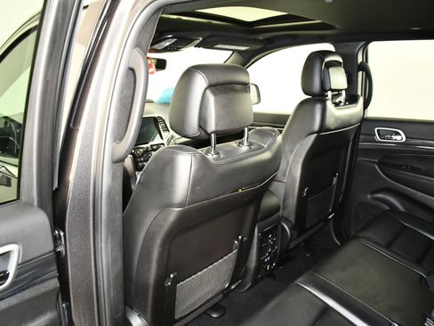 Used 2021 Jeep Grand Cherokee Limited w/ Trailer Tow Group IV image 48