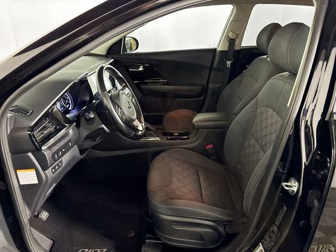 Used 2020 Kia Niro LXS FWD image 12