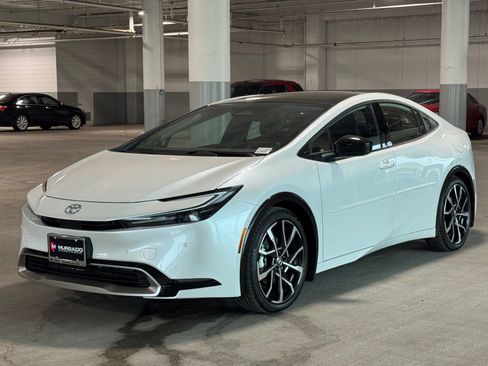 New 2026 Toyota Prius Plug-In Hybrid image 4