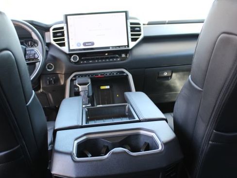 Used 2022 Toyota Tundra Limited AWD/4WD image 18