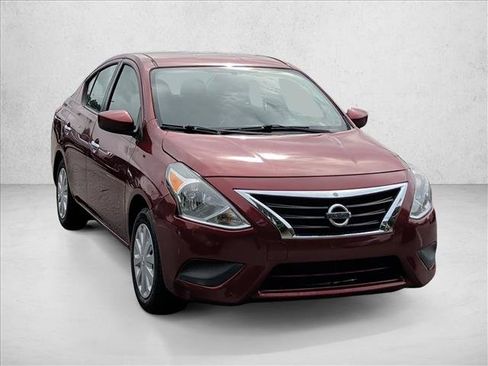 Used 2018 Nissan Versa SV FWD image 3