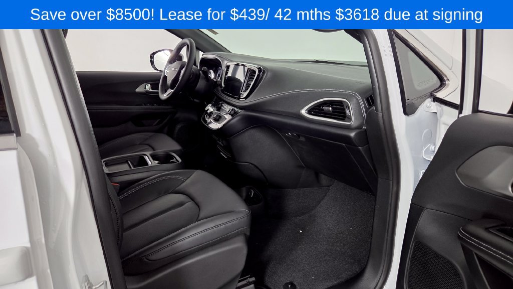 New 2027 Chrysler Pacifica Select AWD/4WD image 32