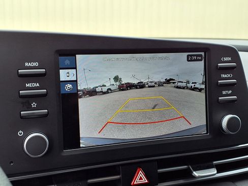 Used 2025 Hyundai Elantra Hybrid FWD image 8