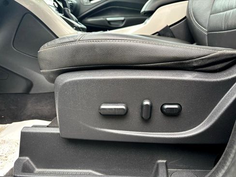 Used 2015 Ford C-MAX SEL w/ Equipment Group 302A image 14