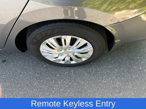 Used 2020 Nissan Versa S image 4