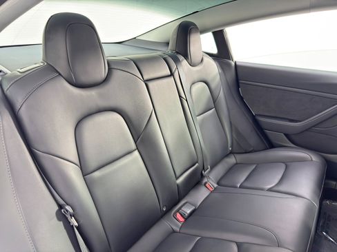 Used 2023 Tesla Model 3 Standard Range image 38