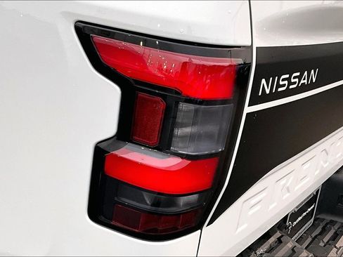 Used 2024 Nissan Frontier SV w/ Hardbody Edition image 23