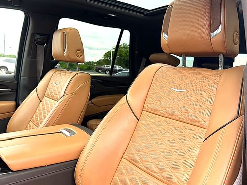 Used 2021 Cadillac Escalade Sport RWD image 14
